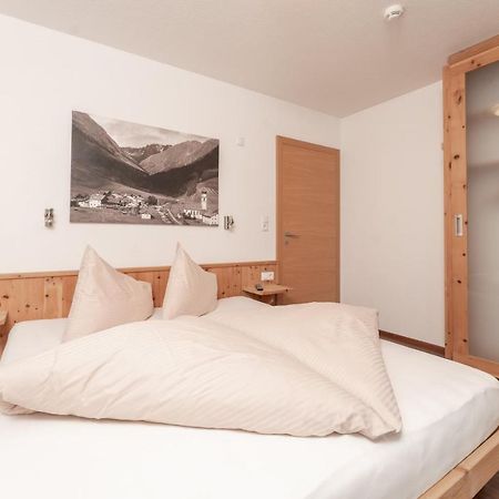 Aparthotel Ambiente Umhausen Exteriör bild