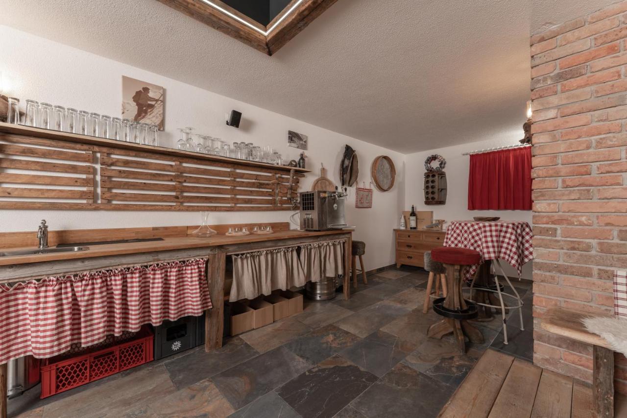 Aparthotel Ambiente Umhausen Exteriör bild