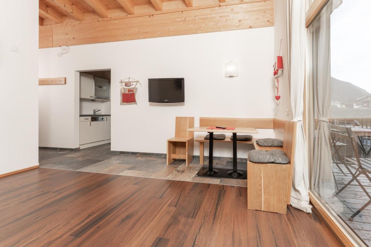 Aparthotel Ambiente Umhausen Exteriör bild