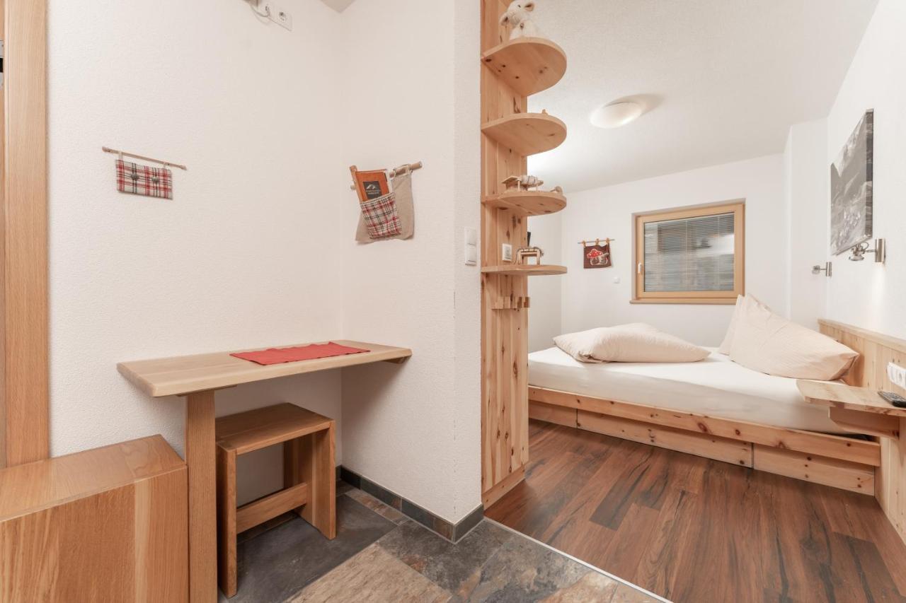 Aparthotel Ambiente Umhausen Exteriör bild