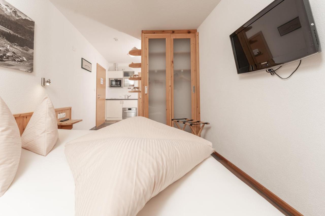 Aparthotel Ambiente Umhausen Exteriör bild