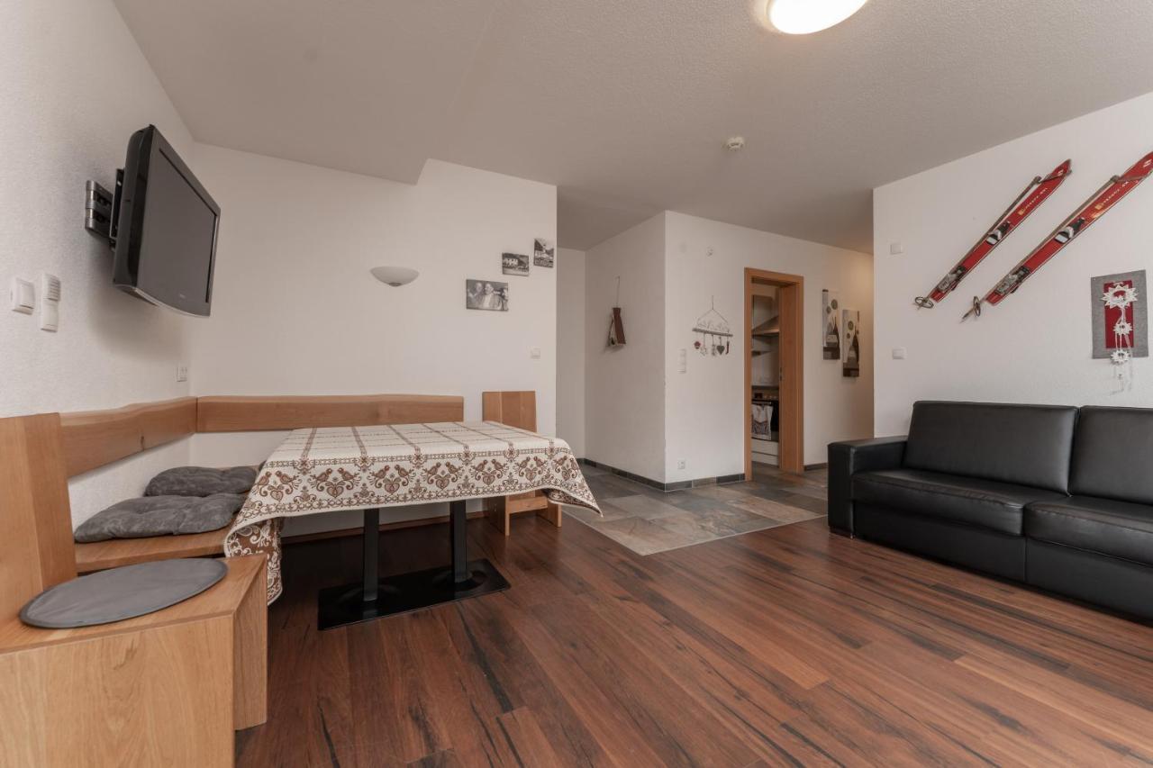 Aparthotel Ambiente Umhausen Exteriör bild