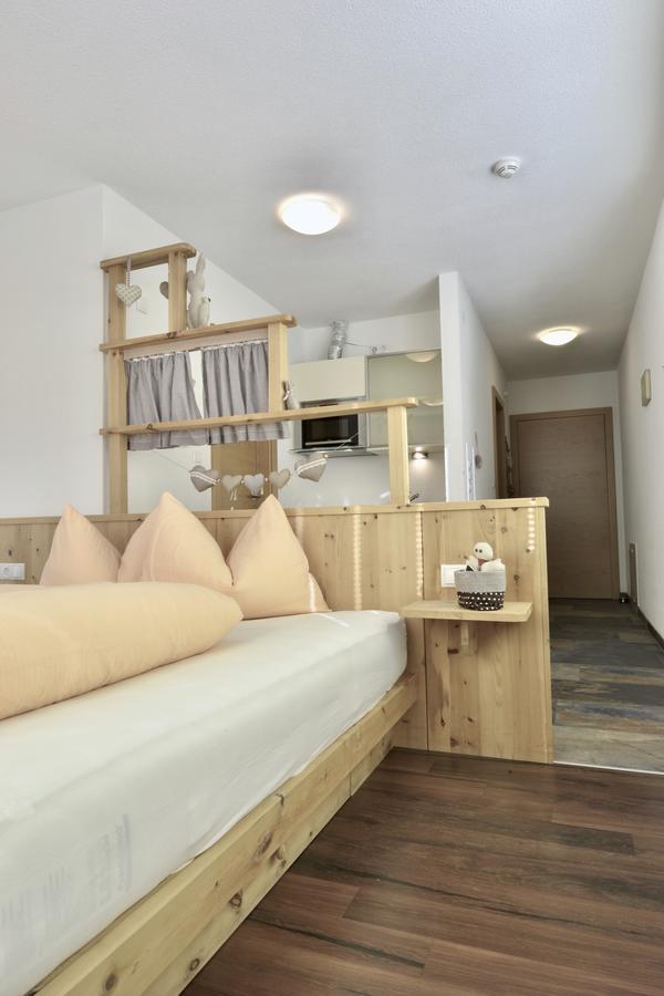 Aparthotel Ambiente Umhausen Rum bild
